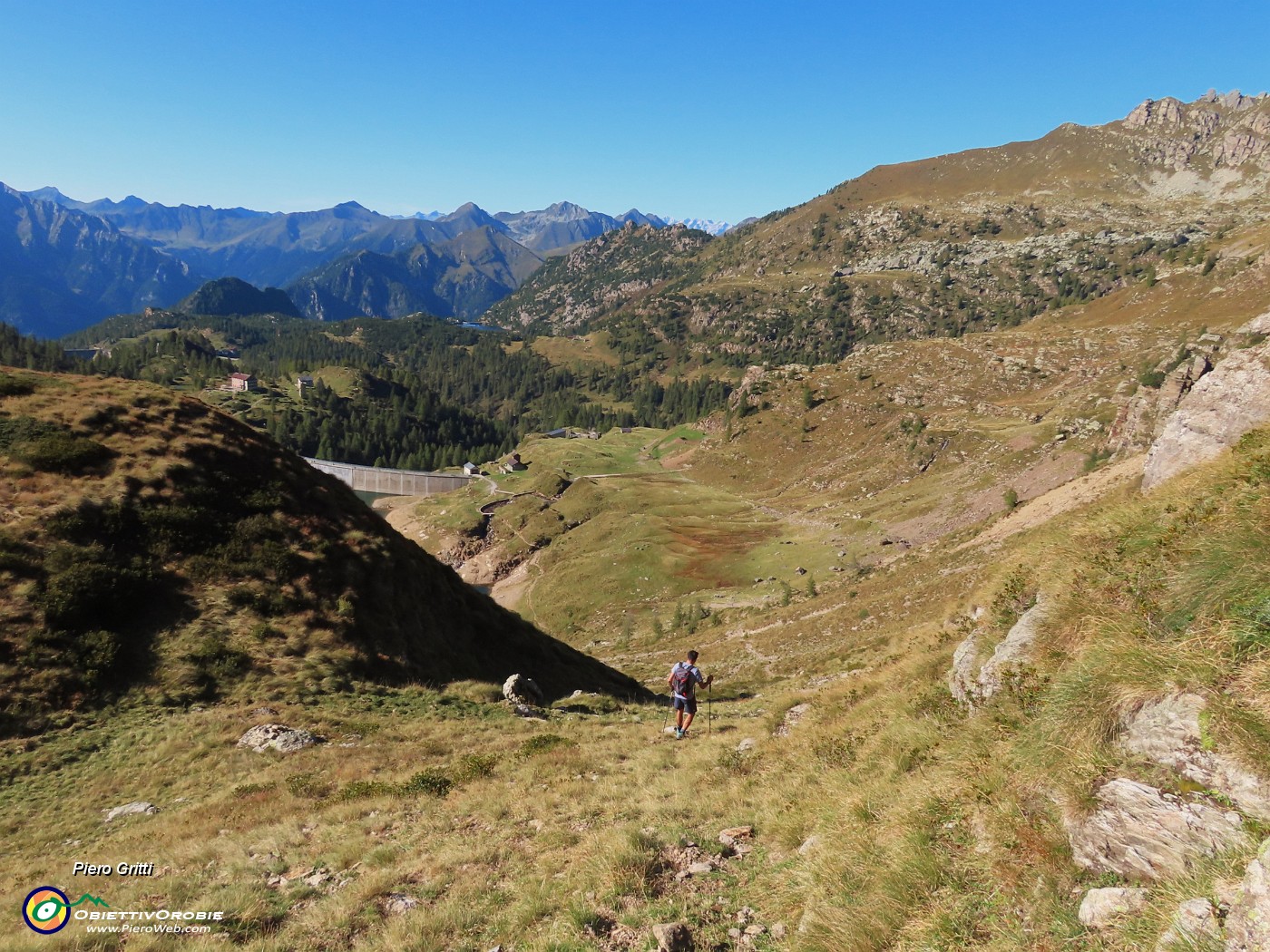 61 Finalmente il sentiero a dx  per scendere ai Laghi Gemelli.JPG